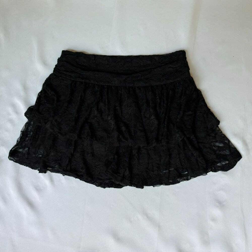 Black Low Rise Lace Floral Mini Skort - L